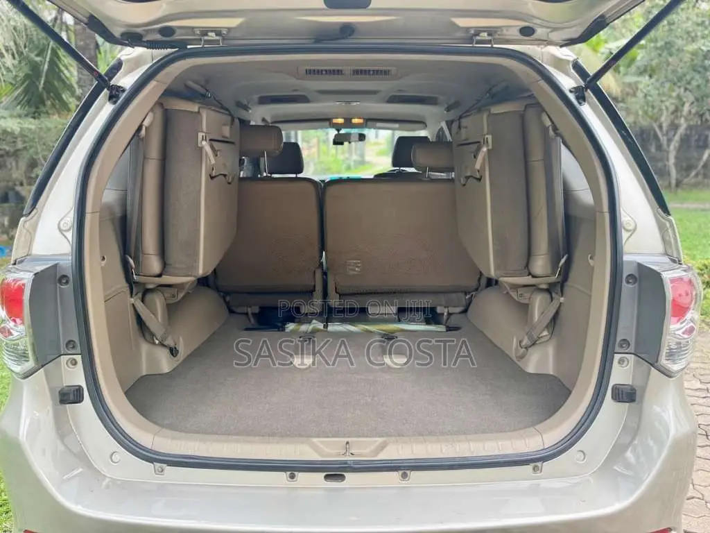 Toyota Fortuner V Grade 2013 SUV (Used)