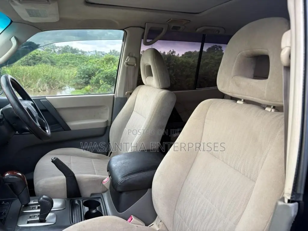 Mitsubishi Montero V6 2004 SUV (Used)