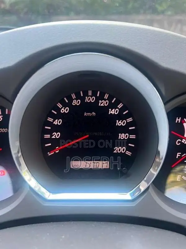Toyota Fortuner 2010 SUV (Used)