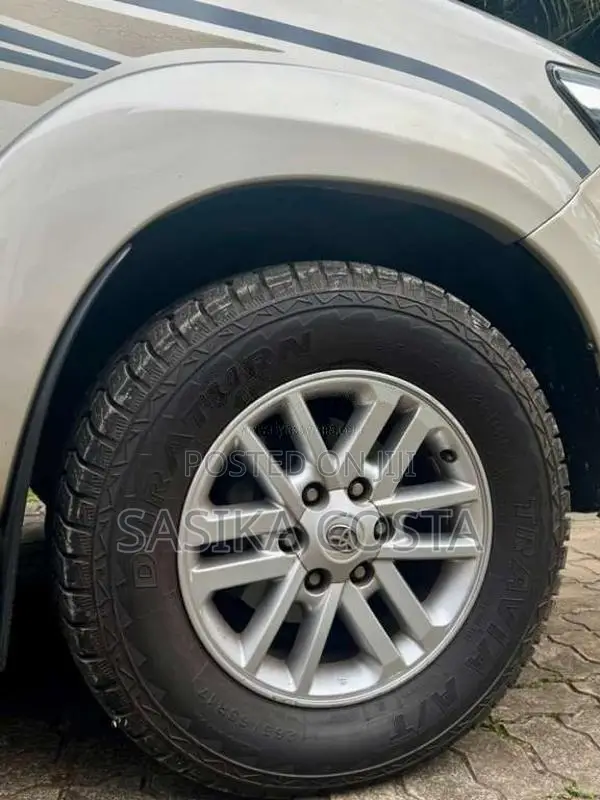 Toyota Fortuner V Grade 2013 SUV (Used)