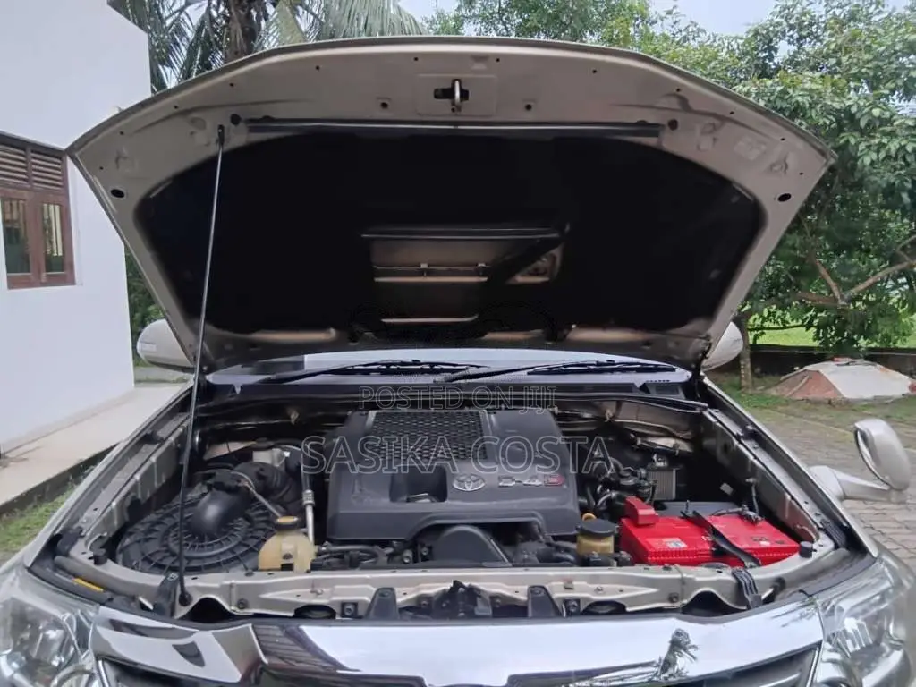 Toyota Fortuner V Grade 2013 SUV (Used)