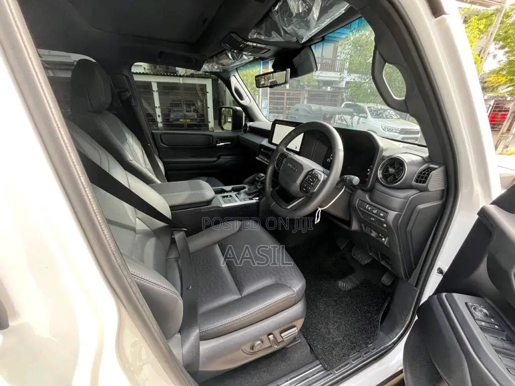 Toyota Land Cruiser 2025 SUV (Used)