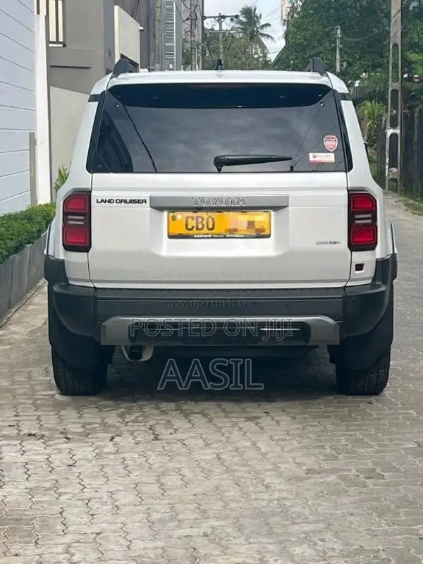 Toyota Land Cruiser 2025 SUV (Used)