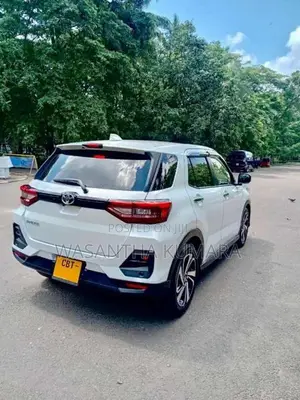 Toyota Raize 2025 SUV (Used)