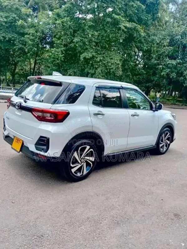 Toyota Raize 2025 SUV (Used)