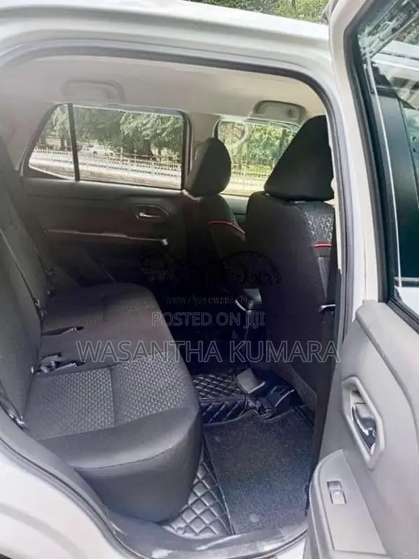 Toyota Raize 2025 SUV (Used)