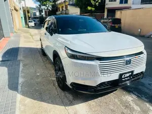 Honda Vezel Z Play 2025 SUV (Used)