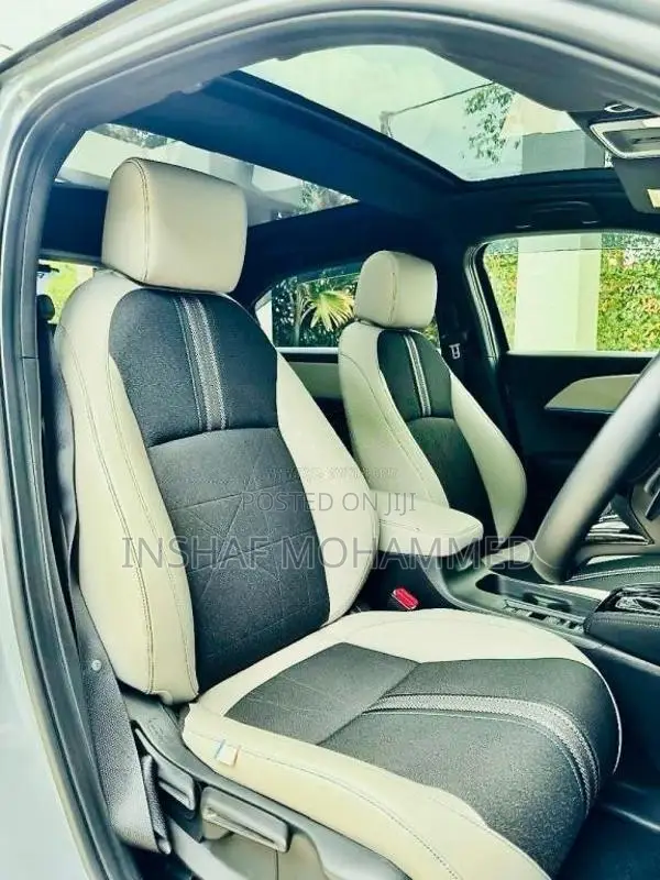 Honda Vezel Z Play 2025 SUV (Used)