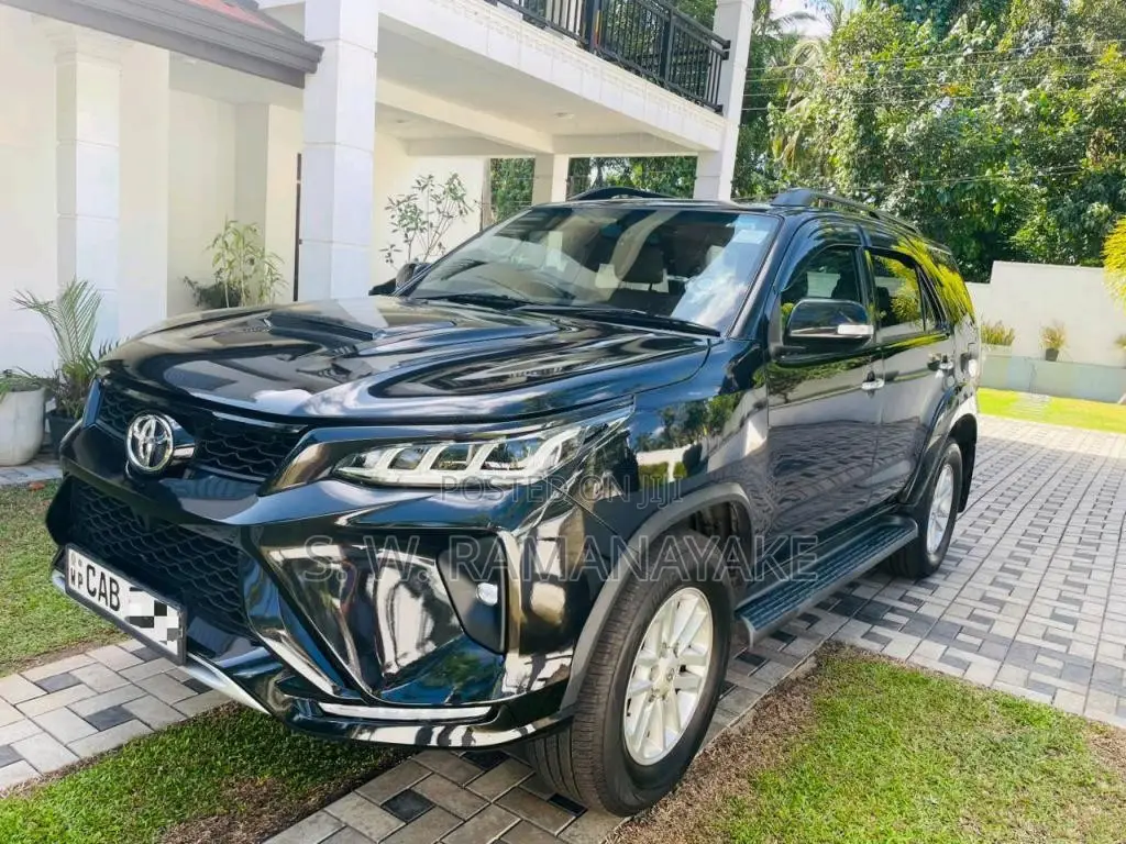 Toyota Fortuner 2013 SUV (Used)