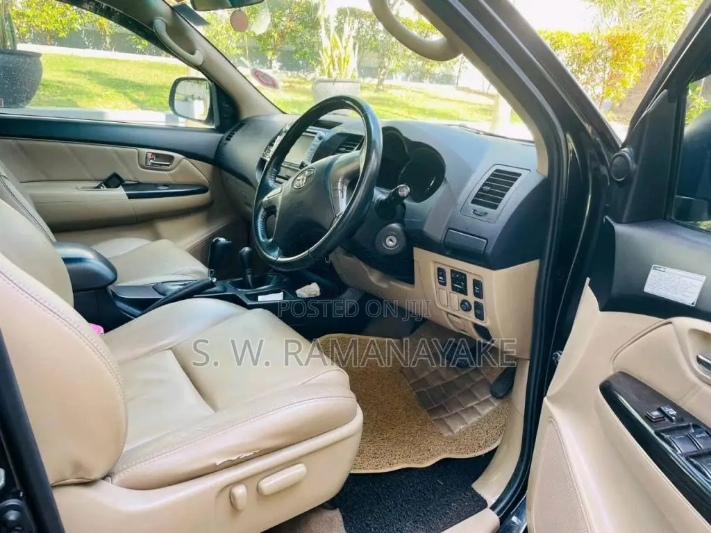Toyota Fortuner 2013 SUV (Used)