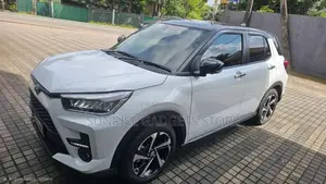 Toyota Raize Hybrid 2025 SUV (Used)