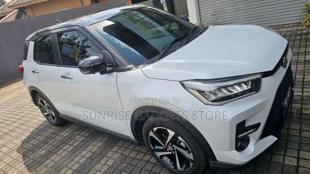 Toyota Raize Hybrid 2025 SUV (Used)