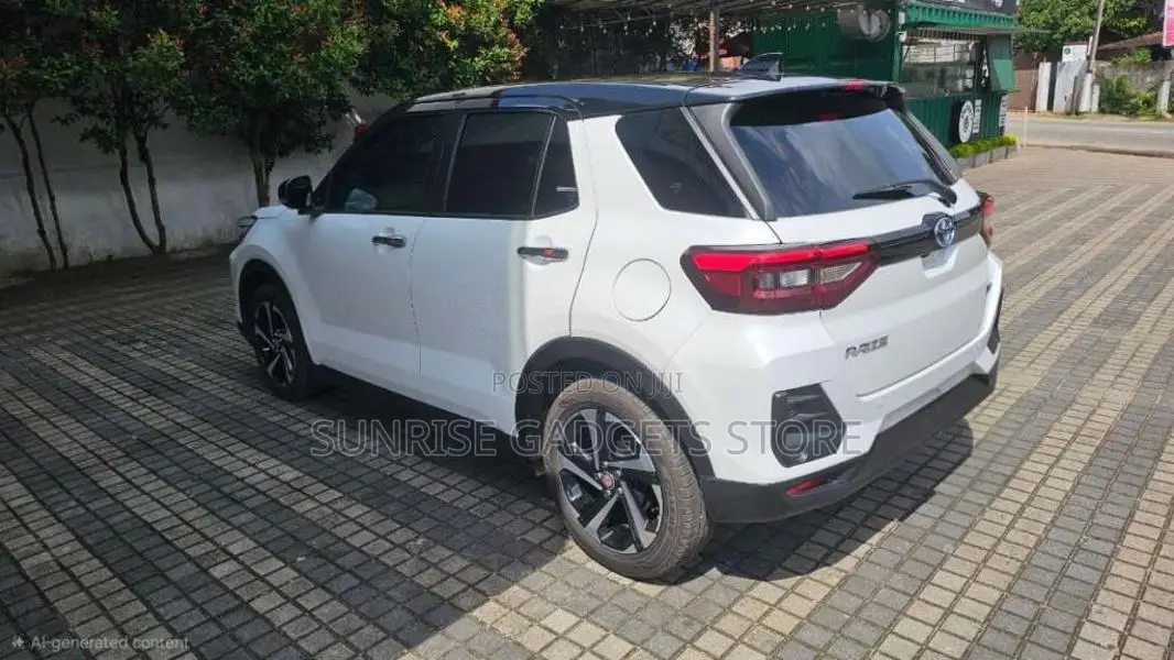 Toyota Raize Hybrid 2025 SUV (Used)