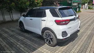 Toyota Raize Hybrid 2025 SUV (Used)