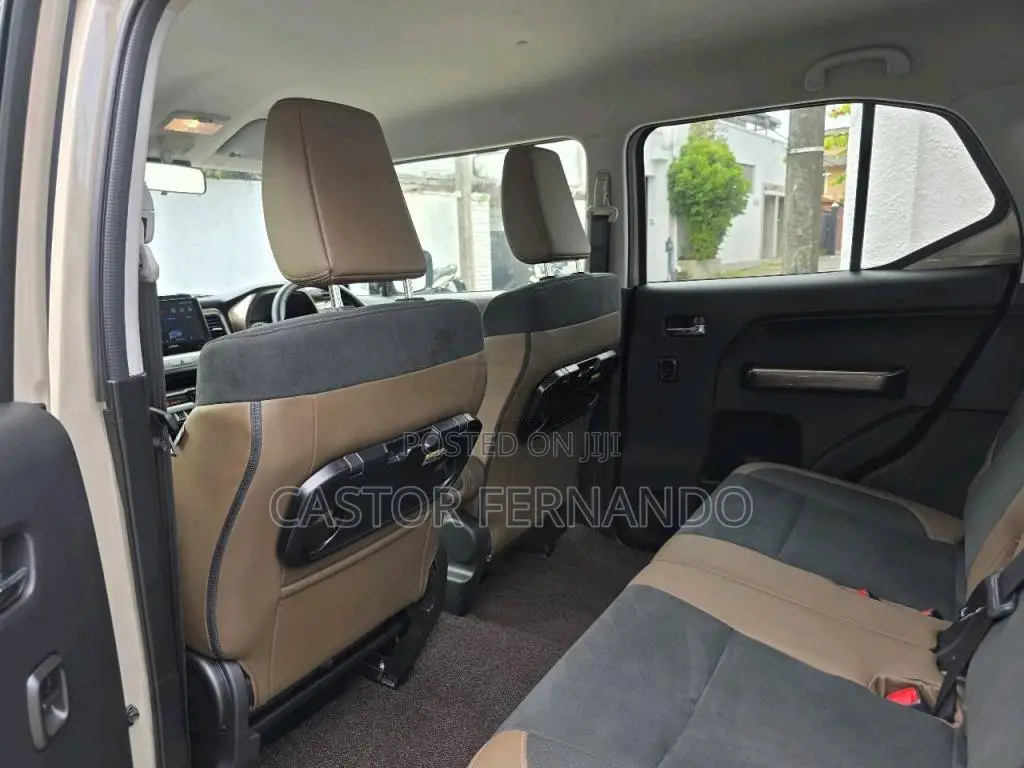 Suzuki Xbee 2023 SUV (Used)