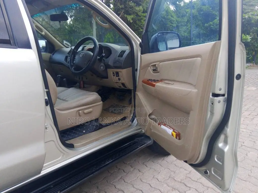 Toyota Fortuner 2010 SUV (Used)
