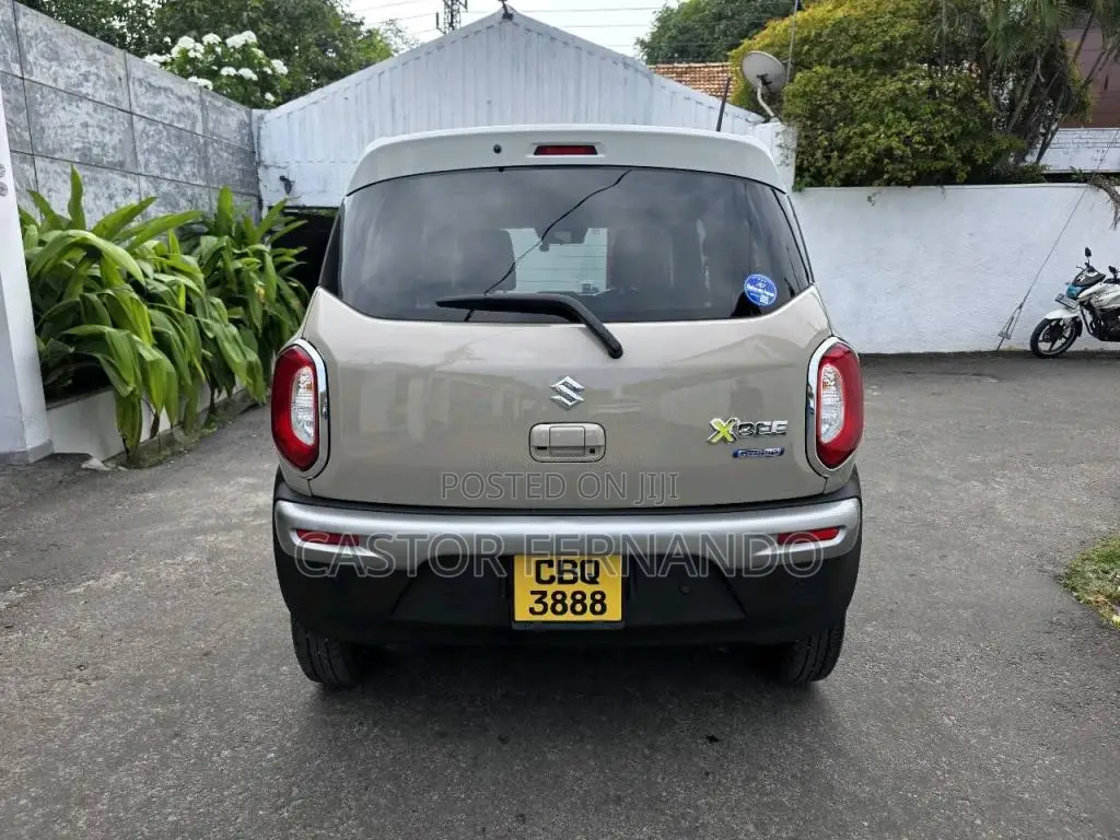 Suzuki Xbee 2023 SUV (Used)