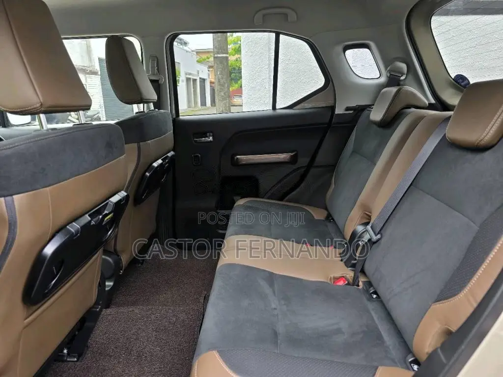 Suzuki Xbee 2023 SUV (Used)