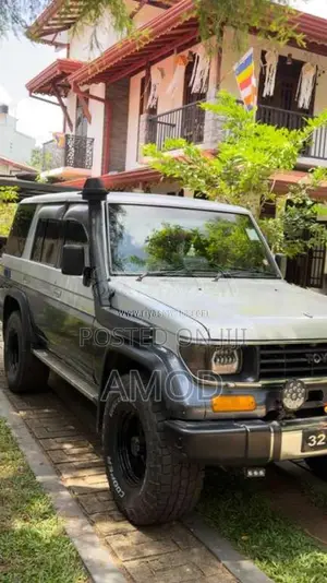 Toyota Box Prado 1990 SUV (Used)