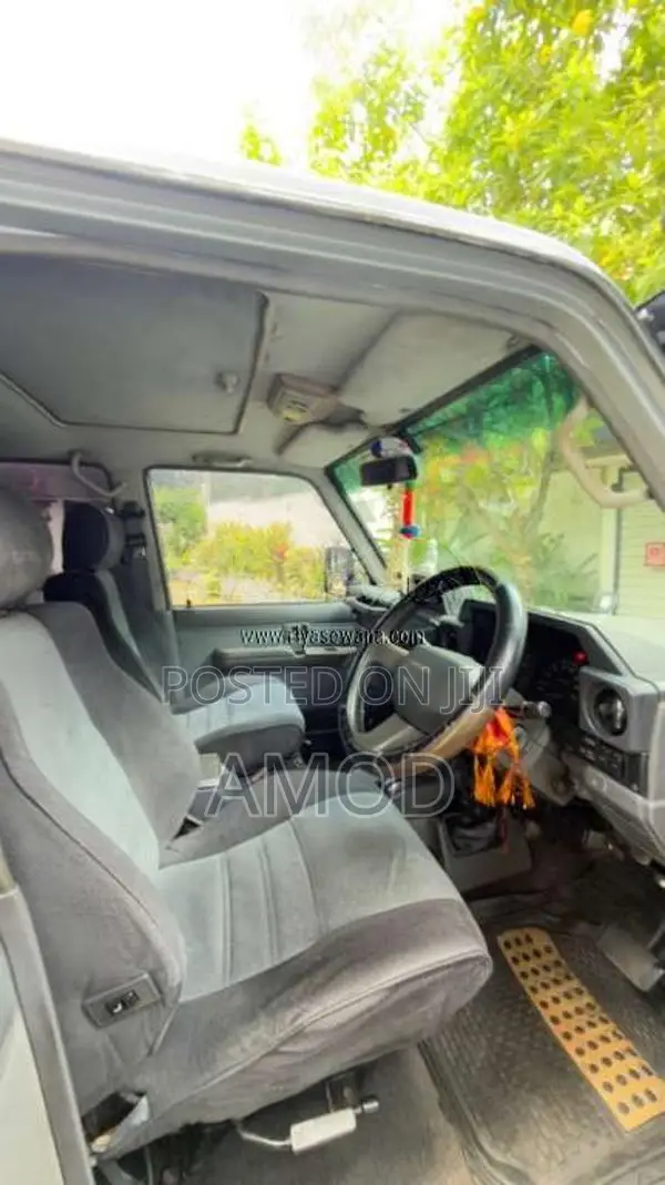 Toyota Box Prado 1990 SUV (Used)