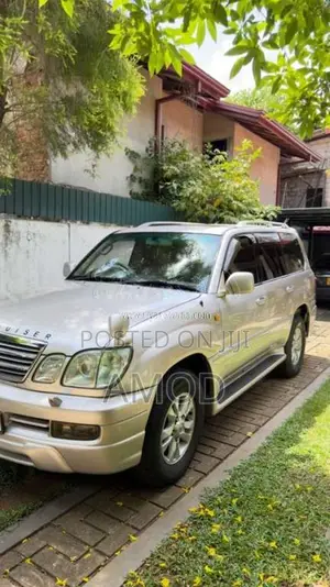 Toyota Land Cruiser 100 2003 SUV (Used)
