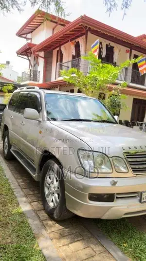 Toyota Land Cruiser 100 2003 SUV (Used)