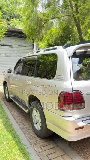 Toyota Land Cruiser 100 2003 SUV (Used)
