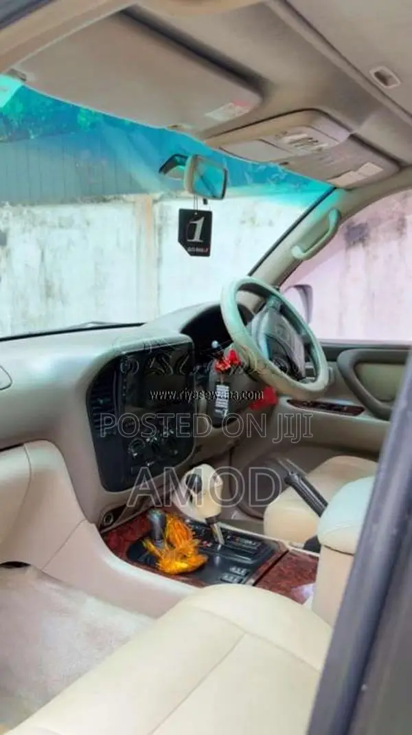 Toyota Land Cruiser 100 2003 SUV (Used)