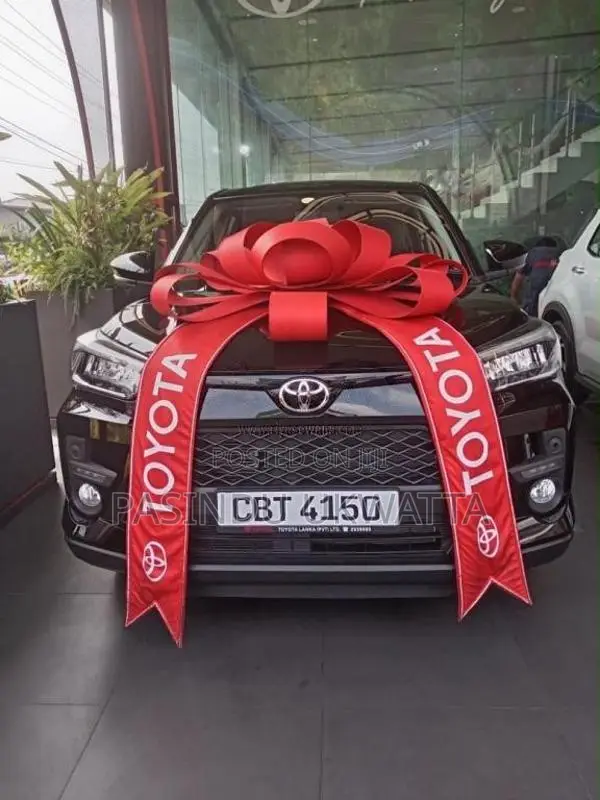 Toyota Raize 2025 SUV (Used)