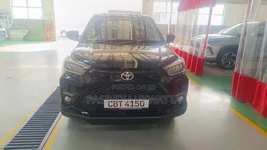 Toyota Raize 2025 SUV (Used)