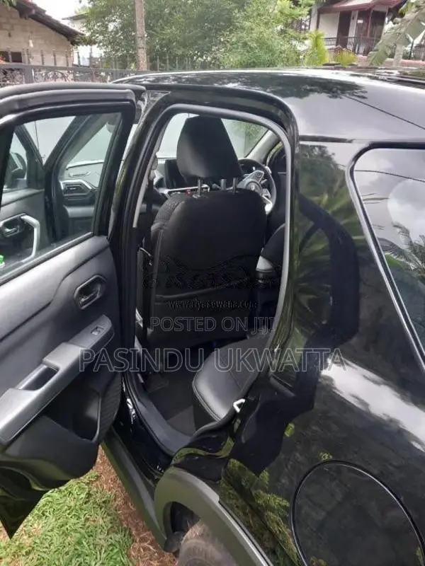 Toyota Raize 2025 SUV (Used)