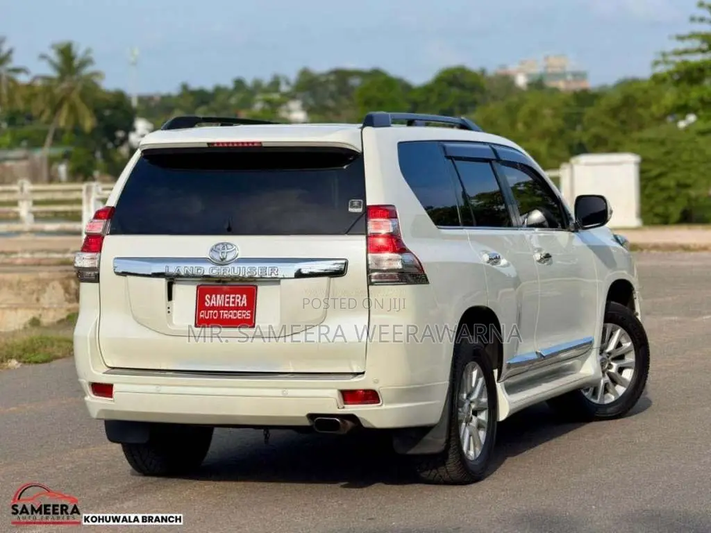 Toyota Land Cruiser 2014 SUV (Used)