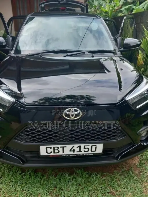 Toyota Raize 2025 SUV (Used)