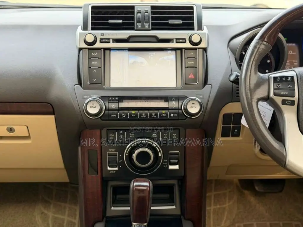 Toyota Land Cruiser 2014 SUV (Used)