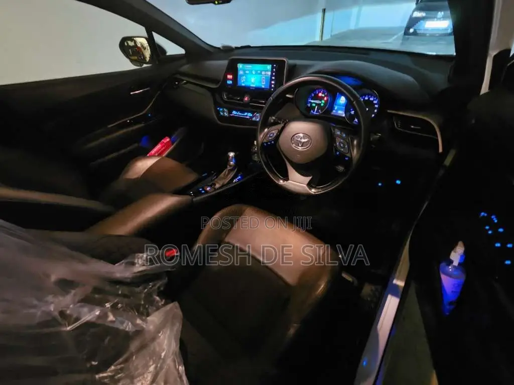 Toyota CHR 2018 SUV (Used)