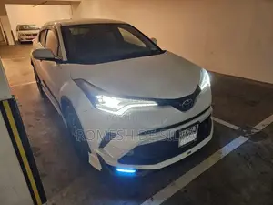 Toyota CHR 2018 SUV (Used)