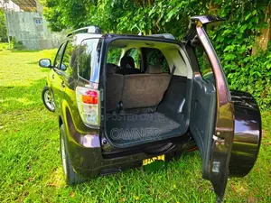 Toyota Rush 2011 SUV (Used)