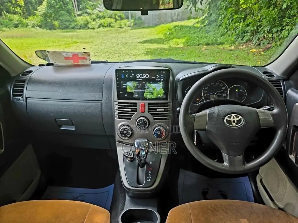 Toyota Rush 2011 SUV (Used)