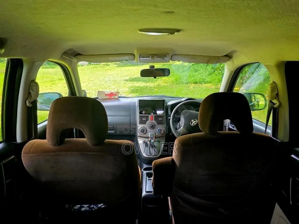 Toyota Rush 2011 SUV (Used)