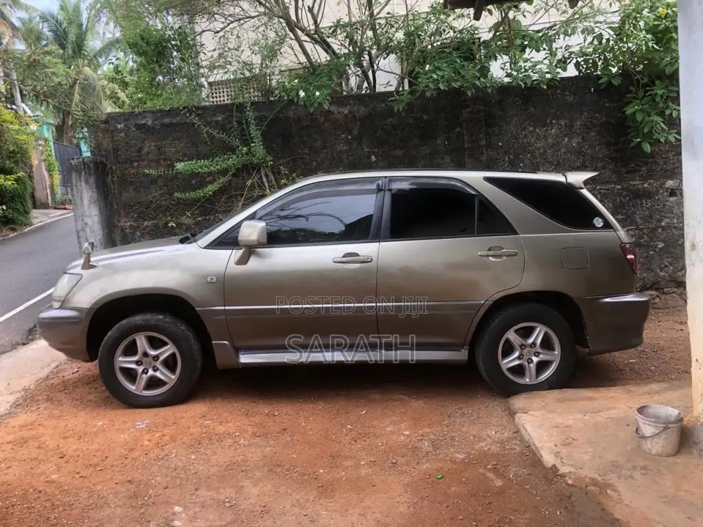 Toyota Harrier 2002 SUV (Used)
