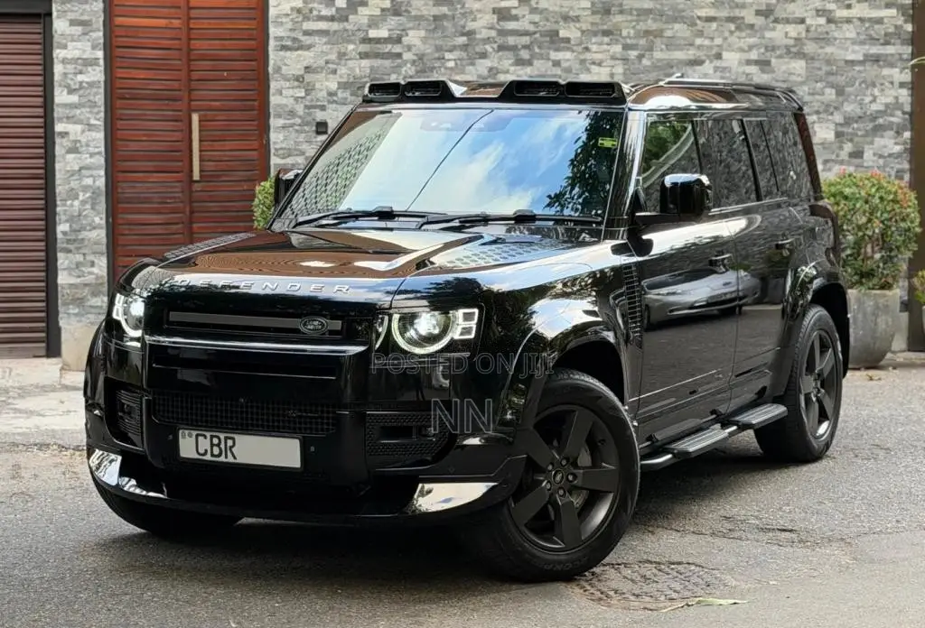 Land-Rover Defender P400e HSE X Dynamic 2025 SUV (Used)