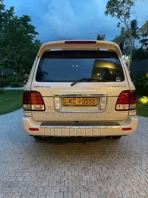 Toyota Land Cruiser Cygnus 2003 SUV (Used)