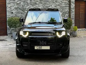 Land-Rover Defender P400e HSE X Dynamic 2025 SUV (Used)