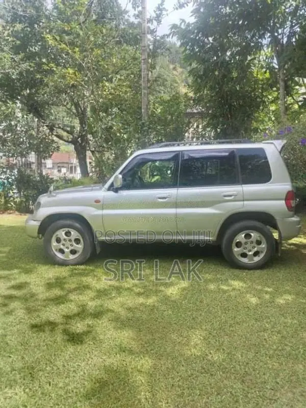 Mitsubishi Pajero IO 2000 SUV (Used)