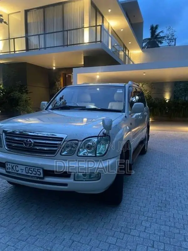 Toyota Land Cruiser Cygnus 2003 SUV (Used)