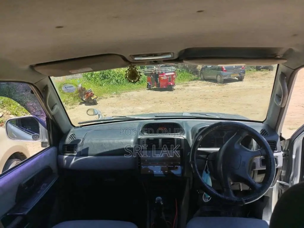 Mitsubishi Pajero IO 2000 SUV (Used)