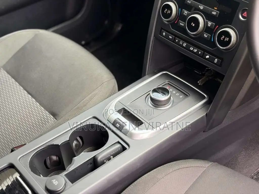 Land-Rover Discovery Sport 2018 SUV (Used)