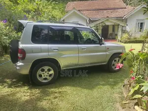 Mitsubishi Pajero IO 2000 SUV (Used)
