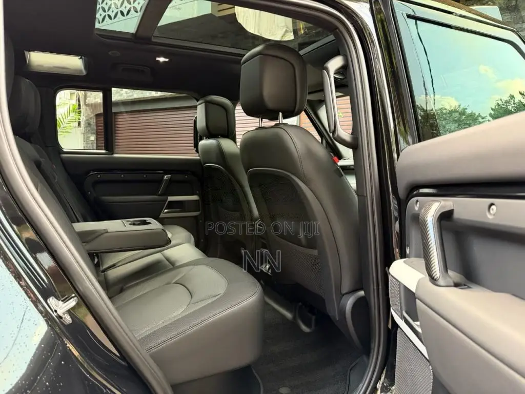 Land-Rover Defender P400e HSE X Dynamic 2025 SUV (Used)