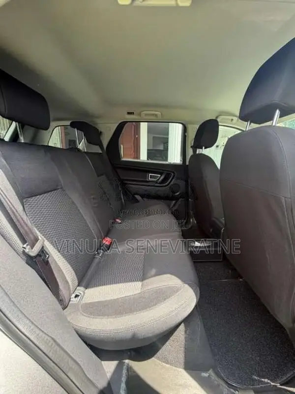 Land-Rover Discovery Sport 2018 SUV (Used)